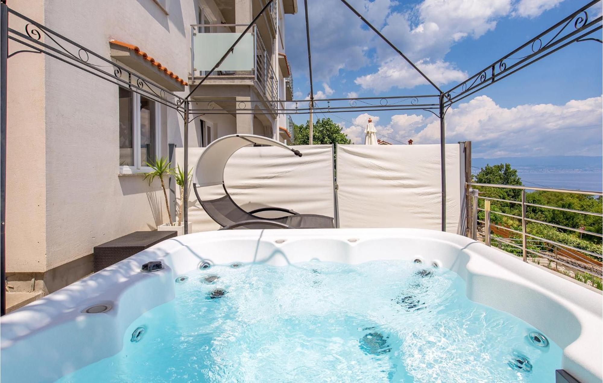 Stunning Apartment In Moscenicka Draga Exterior photo