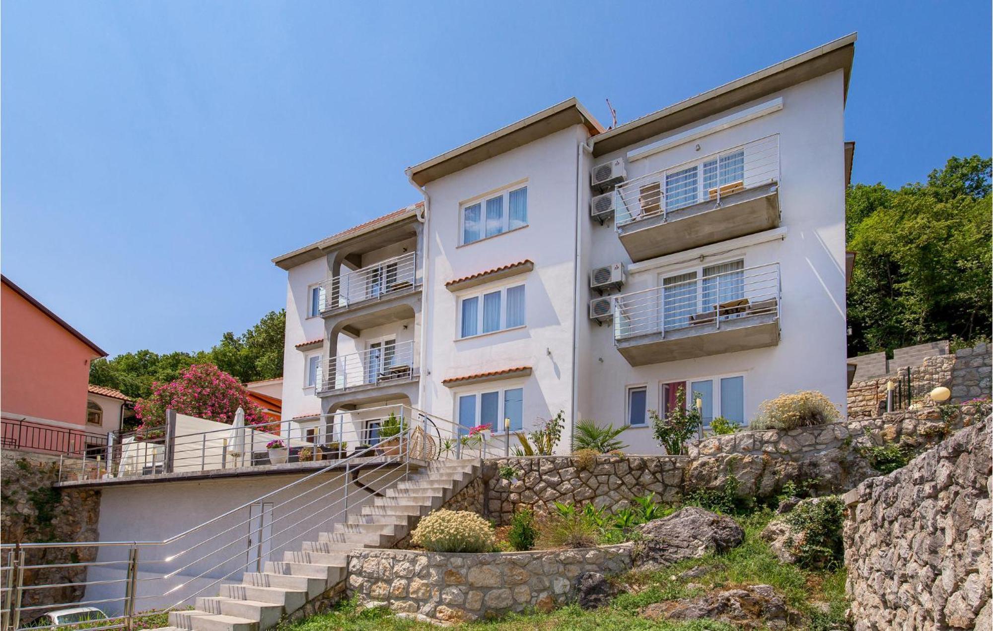 Stunning Apartment In Moscenicka Draga Exterior photo