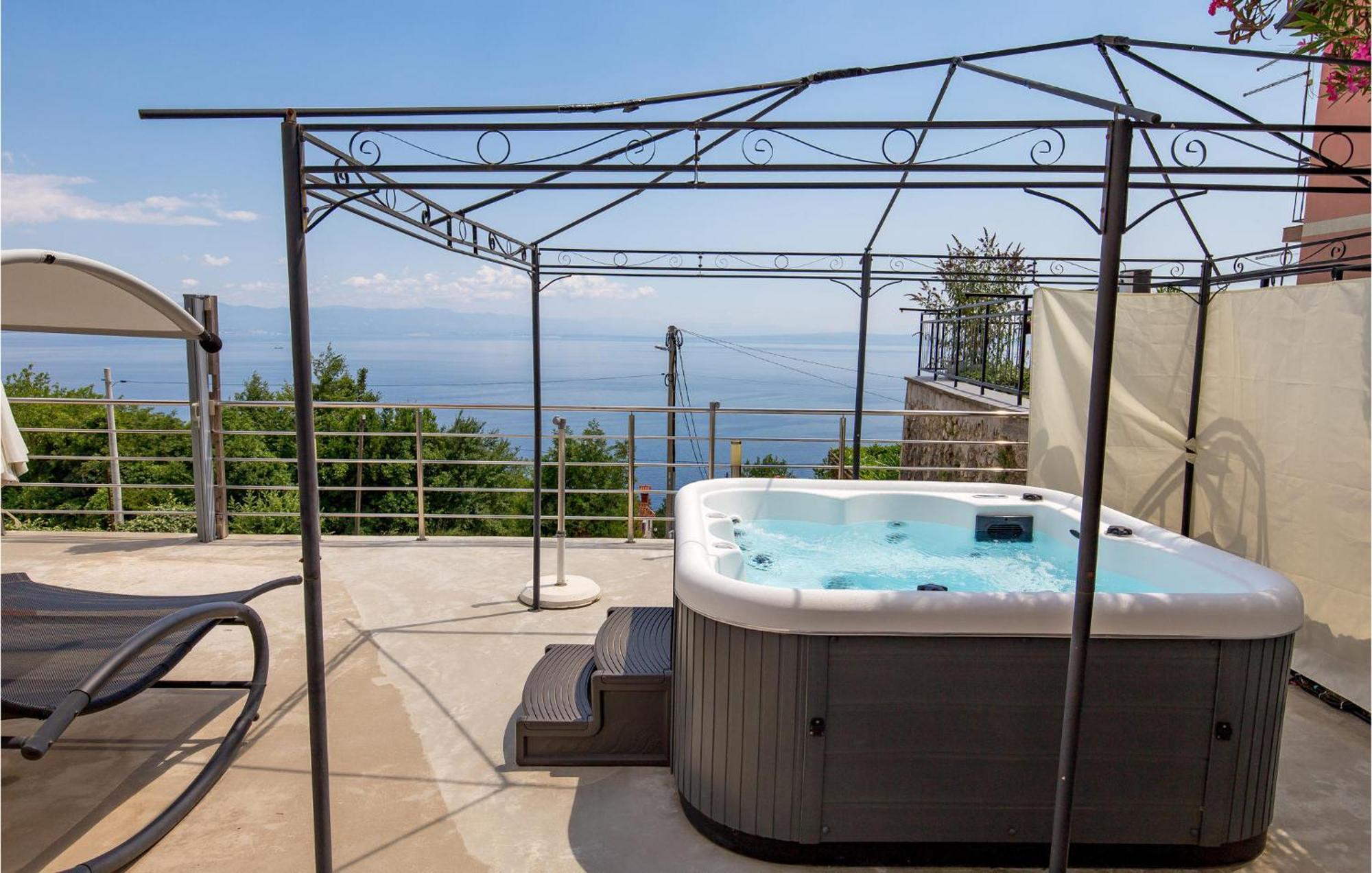 Stunning Apartment In Moscenicka Draga Exterior photo