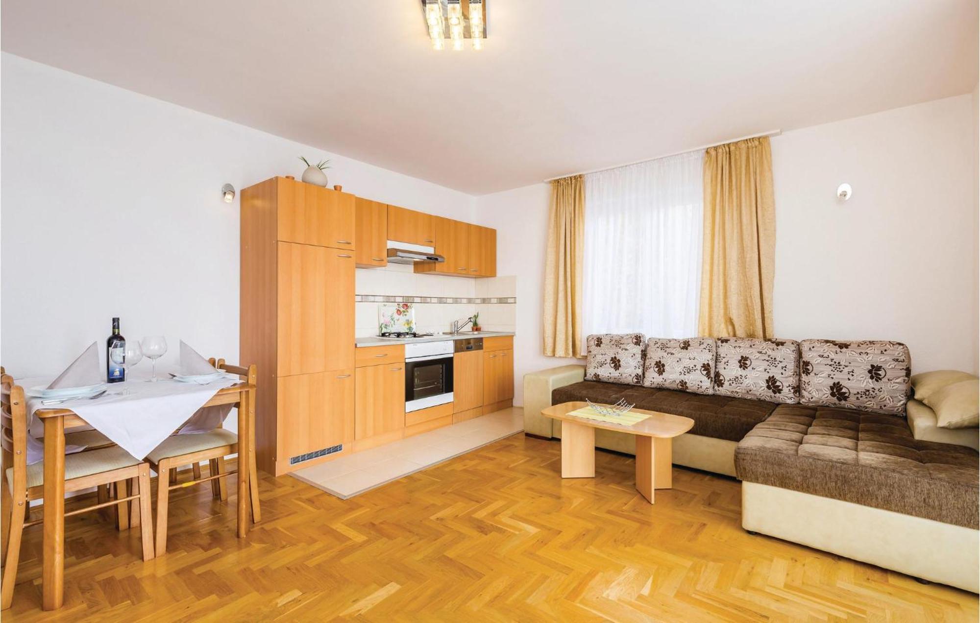 Stunning Apartment In Moscenicka Draga Exterior photo