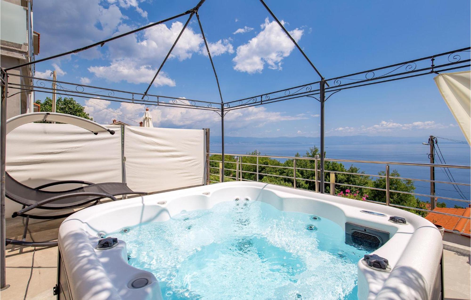 Stunning Apartment In Moscenicka Draga Exterior photo