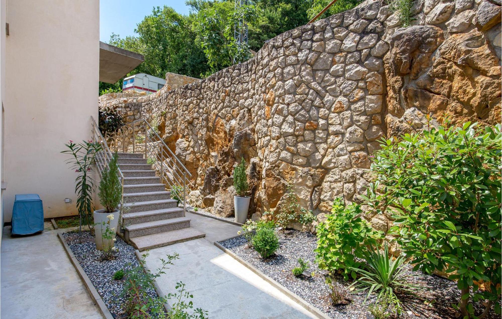 Stunning Apartment In Moscenicka Draga Exterior photo